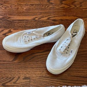 Neutral woman’s VANS sneakers 💛 size 8.5